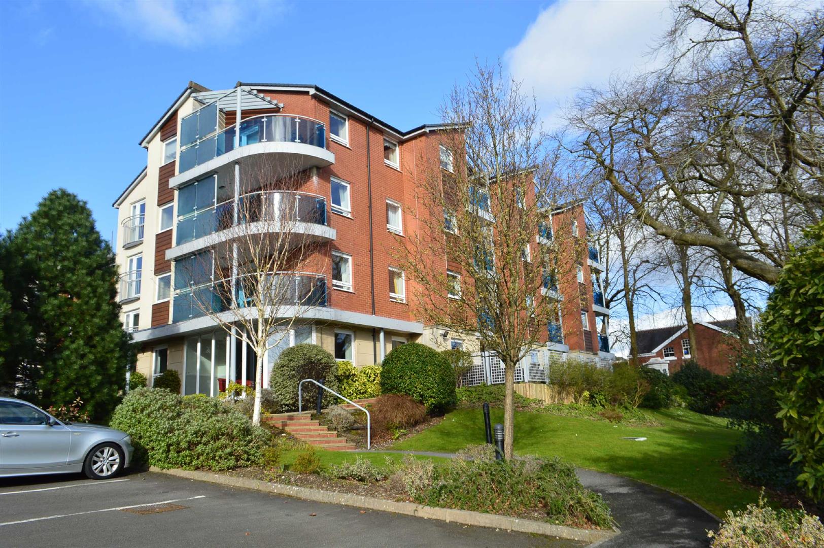 Pantygwydr Court, Uplands, Swansea, SA2 0AW